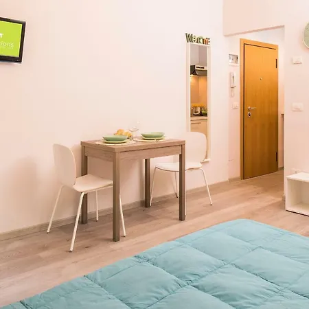 Apartment Garibaldi Ground Floor With Garden