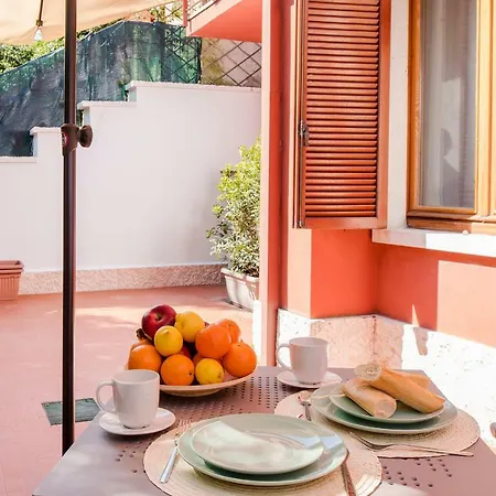 Garibaldi Ground Floor With Garden *